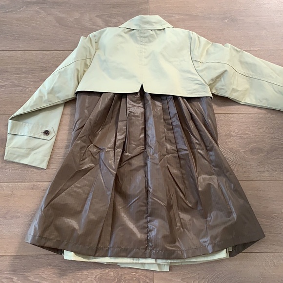 BOGO Kids trench coat 7/8 like new - Picture 2 of 6